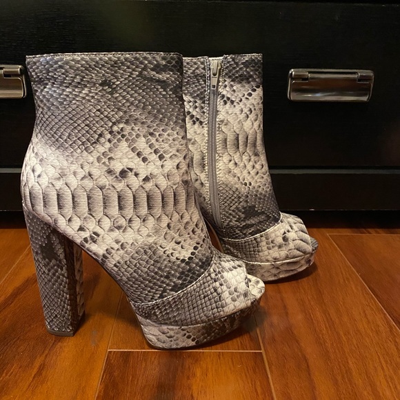 snakeskin booties boutique
